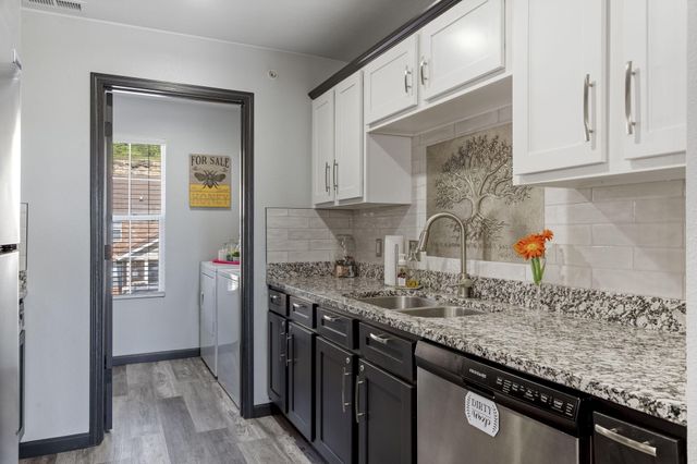 2915 Vineyards Parkway 6, Branson, MO 65616