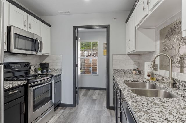 2915 Vineyards Parkway 6, Branson, MO 65616