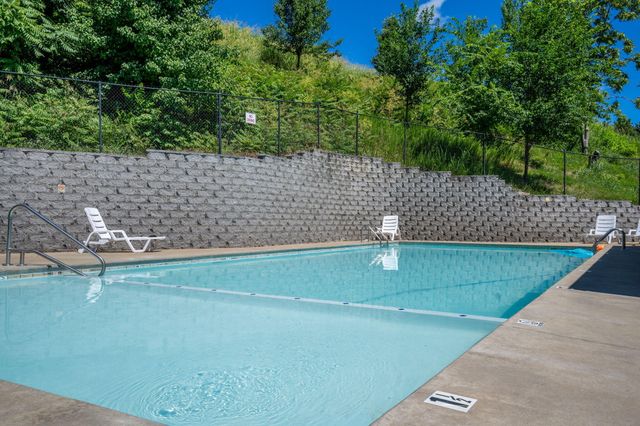 2915 Vineyards Parkway 6, Branson, MO 65616