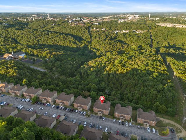 2915 Vineyards Parkway 6, Branson, MO 65616