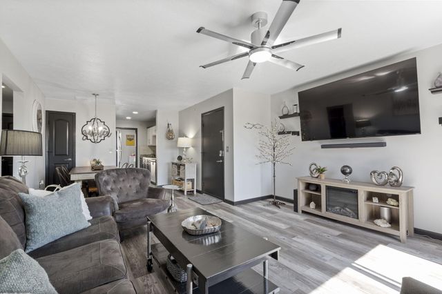 2915 Vineyards Parkway 6, Branson, MO 65616