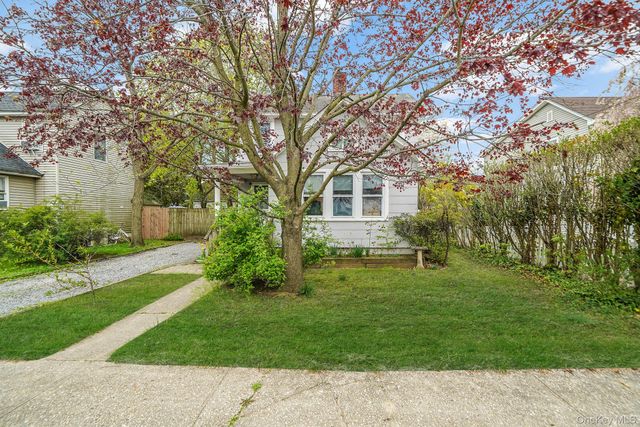 44 Redmond Avenue, Bay Shore, NY 11706