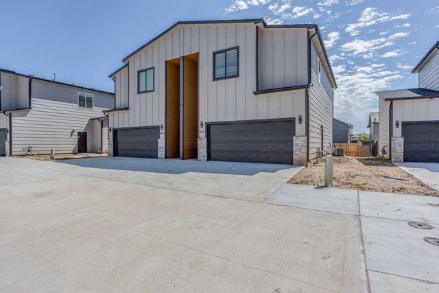 8423 N Tyler Ct, Wichita, KS 67205