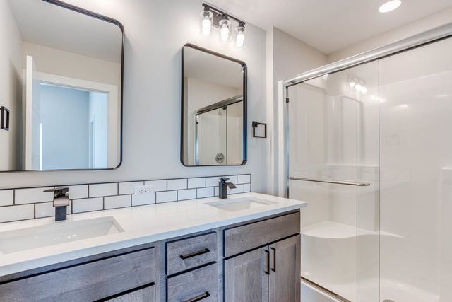 8423 N Tyler Ct, Wichita, KS 67205