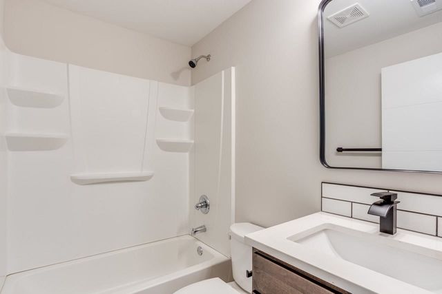 8423 N Tyler Ct, Wichita, KS 67205