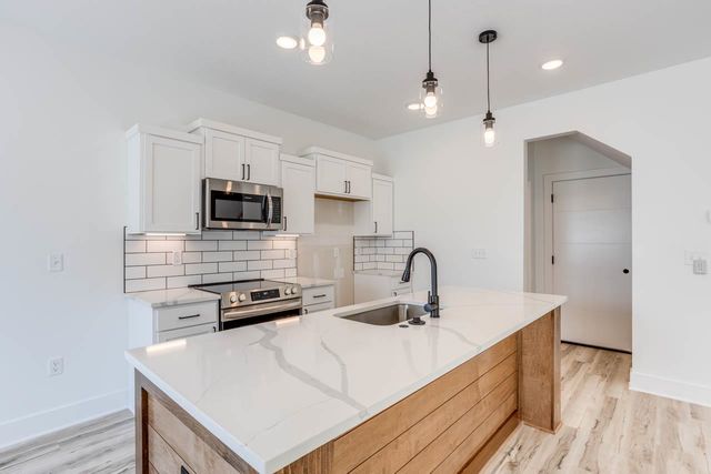 8423 N Tyler Ct, Wichita, KS 67205