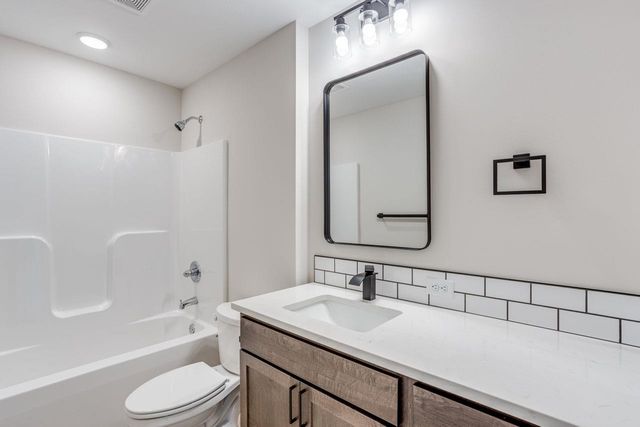 8423 N Tyler Ct, Wichita, KS 67205