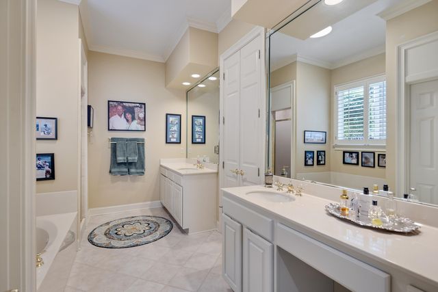 7302 MONT BLANC DR, Germantown, TN 38138