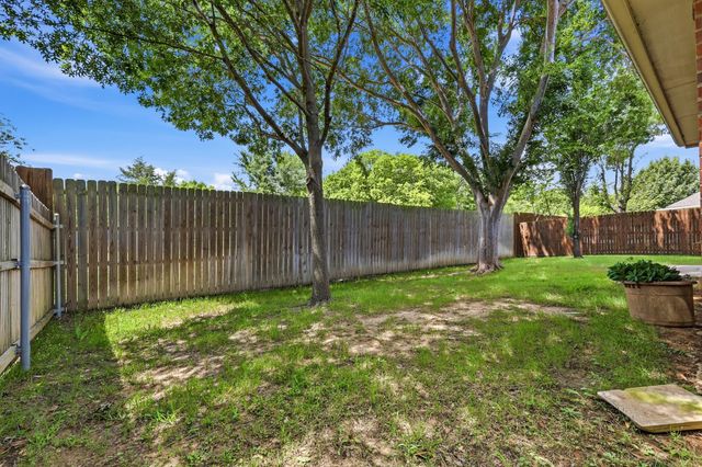 1235 Clearwater Drive, Grand Prairie, TX 75052