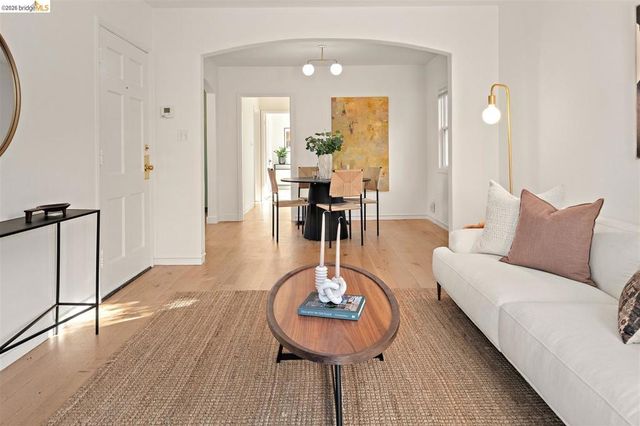 2559 Rampart, Oakland, CA 94602