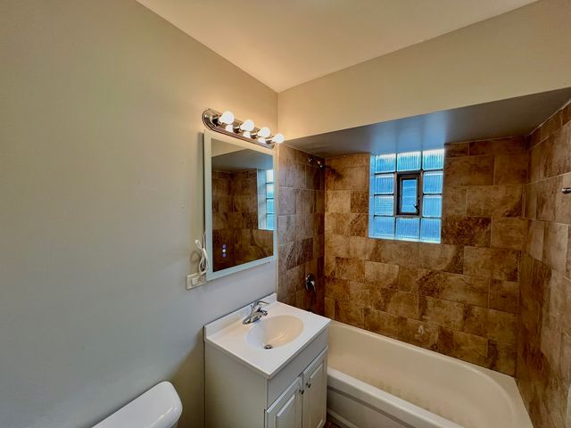 606 E 164th Place, South Holland, IL 60473