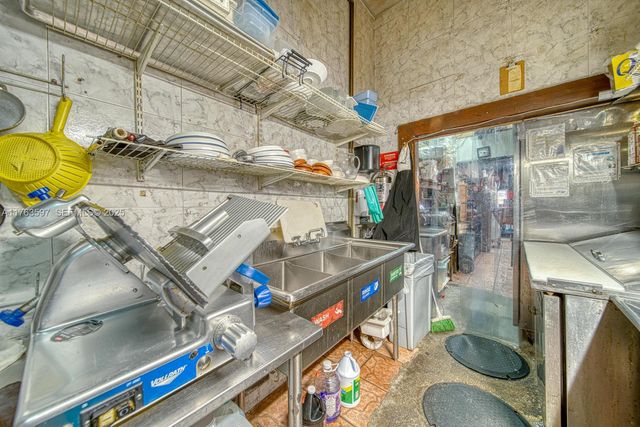 HIGHLY PROFITABLE Restaurant-bar For Sale On 8th&nbsp;st, Miami, FL 33144