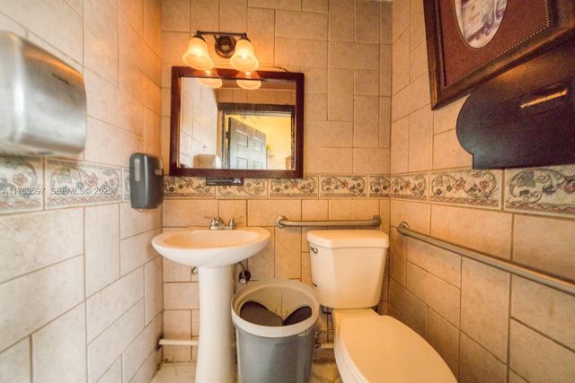 HIGHLY PROFITABLE Restaurant-bar For Sale On 8th&nbsp;st, Miami, FL 33144