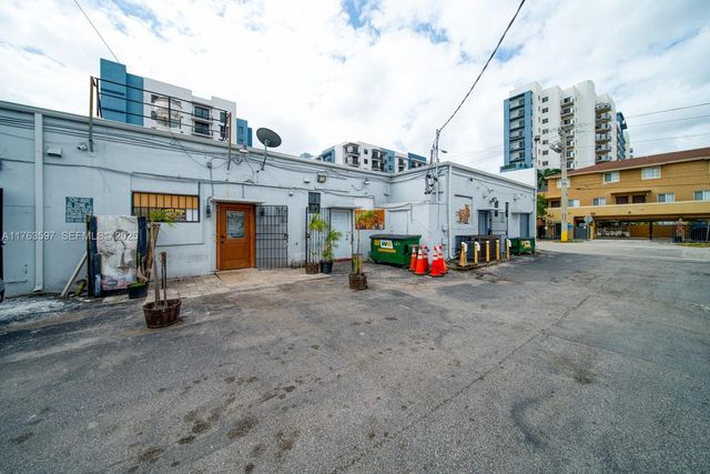 HIGHLY PROFITABLE Restaurant-bar For Sale On 8th&nbsp;st, Miami, FL 33144
