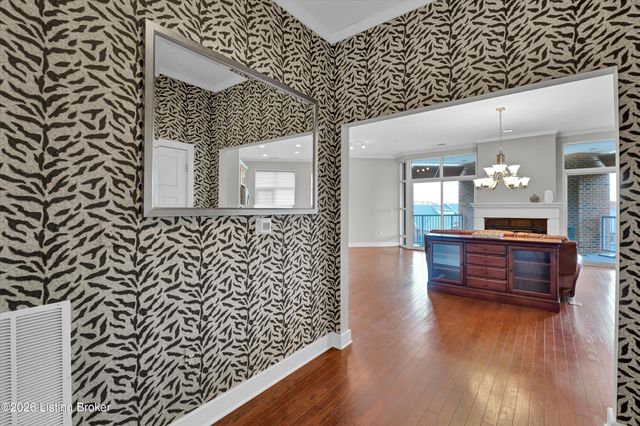 324 E Main St 404, Louisville, KY 40202