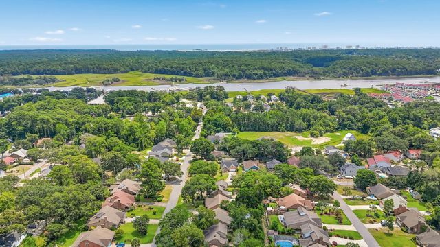 4346 McCorsley Ave., Little River, SC 29566