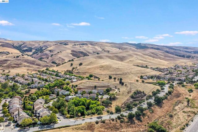 429 Birkhaven Pl, San Jose, CA 95138