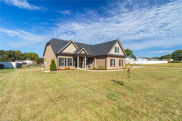 252 Rosewood Drive, Winston-salem, NC 27127