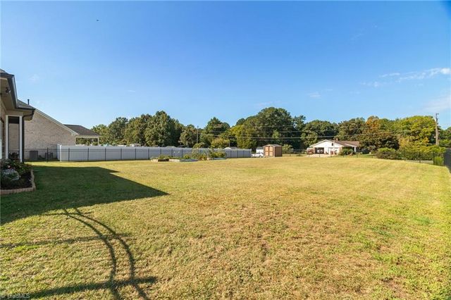 252 Rosewood Drive, Winston-salem, NC 27127