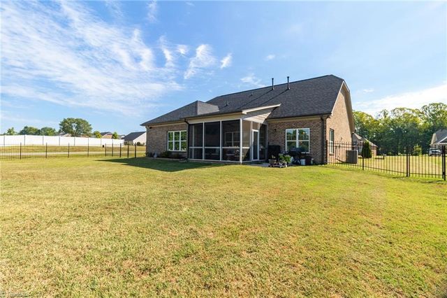 252 Rosewood Drive, Winston-salem, NC 27127