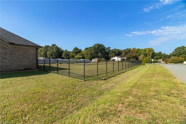 252 Rosewood Drive, Winston-salem, NC 27127