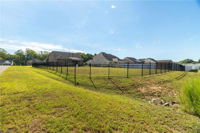 252 Rosewood Drive, Winston-salem, NC 27127