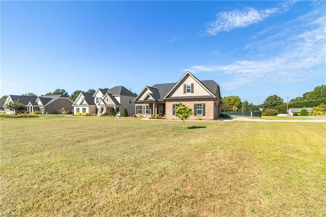 252 Rosewood Drive, Winston-salem, NC 27127