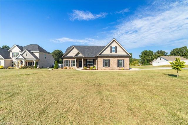 252 Rosewood Drive, Winston-salem, NC 27127