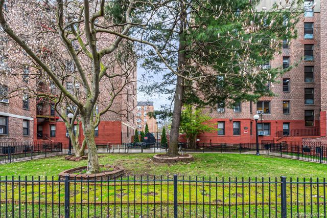 65-30 108 Street 2D, Forest Hills, NY 11375