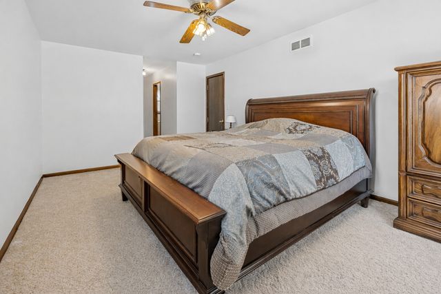 1151 S Edgewood Avenue, Lombard, IL 60148