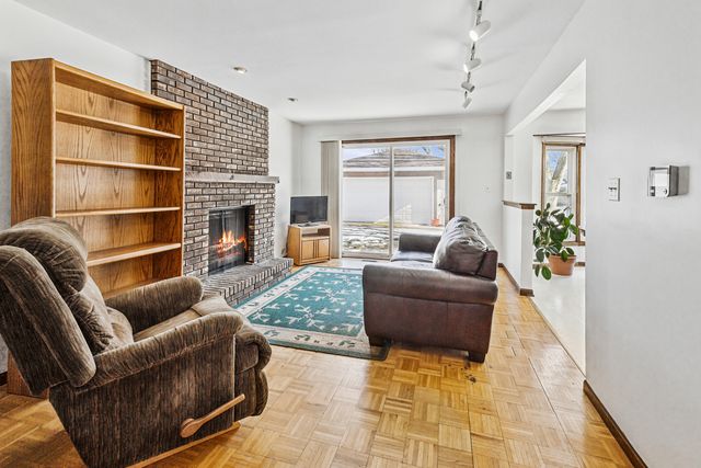 1151 S Edgewood Avenue, Lombard, IL 60148