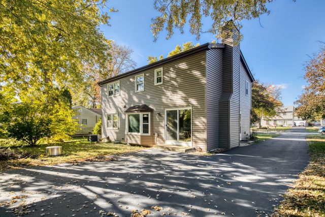 1151 S Edgewood Avenue, Lombard, IL 60148