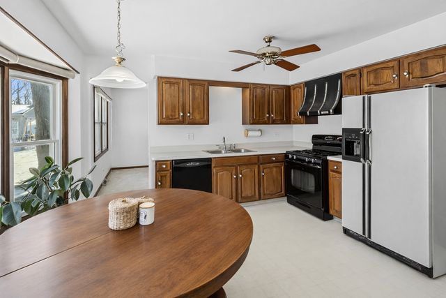 1151 S Edgewood Avenue, Lombard, IL 60148