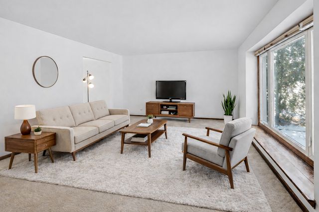 1151 S Edgewood Avenue, Lombard, IL 60148