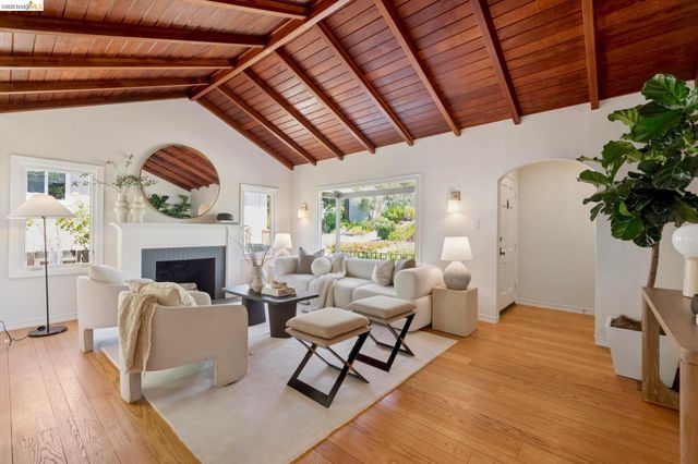 1849 Brentwood Rd, Oakland, CA 94602