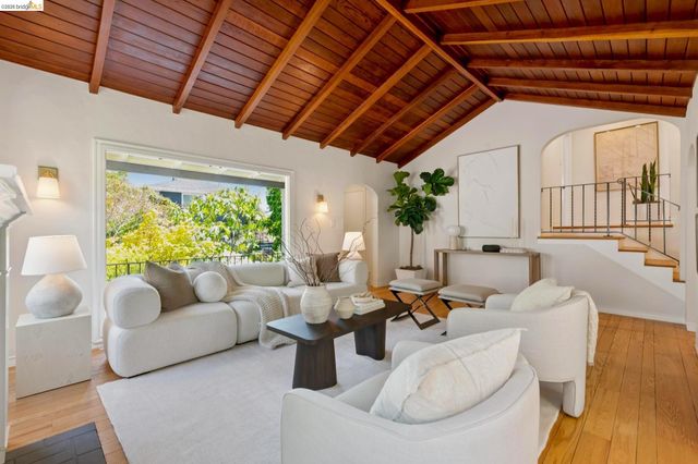1849 Brentwood Rd, Oakland, CA 94602