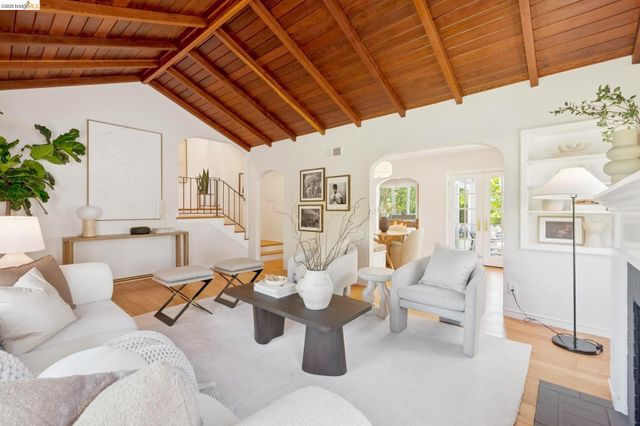 1849 Brentwood Rd, Oakland, CA 94602