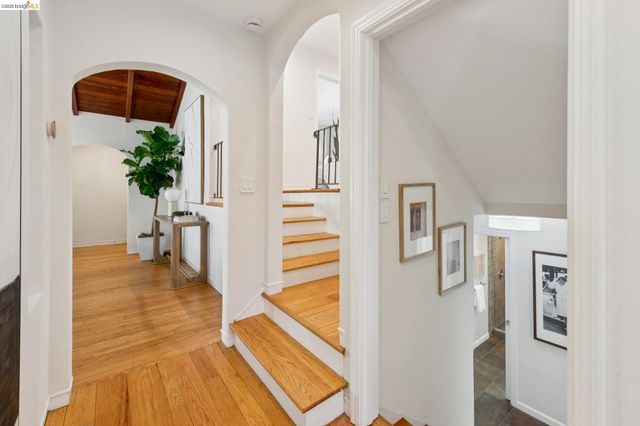 1849 Brentwood Rd, Oakland, CA 94602