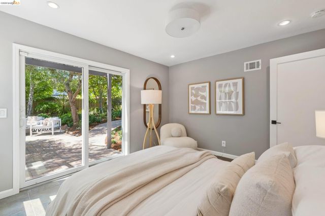 1849 Brentwood Rd, Oakland, CA 94602