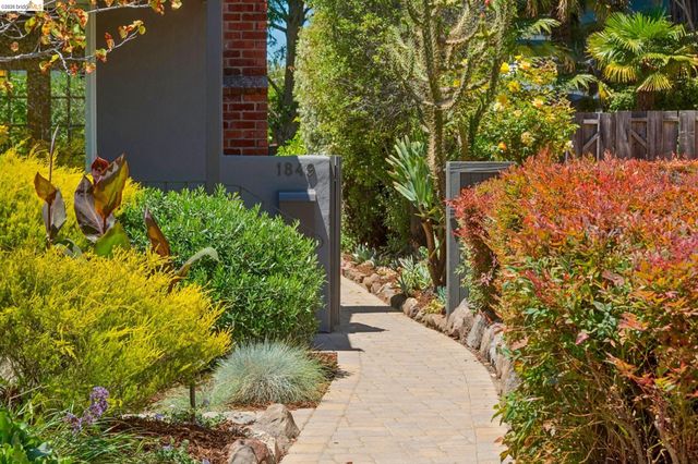 1849 Brentwood Rd, Oakland, CA 94602