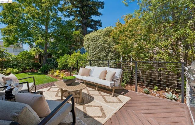 1849 Brentwood Rd, Oakland, CA 94602