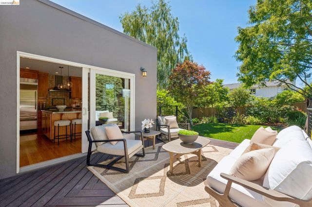 1849 Brentwood Rd, Oakland, CA 94602