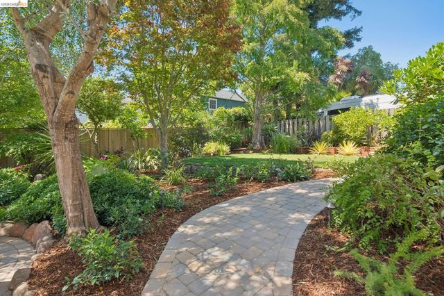 1849 Brentwood Rd, Oakland, CA 94602