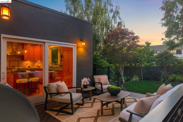 1849 Brentwood Rd, Oakland, CA 94602