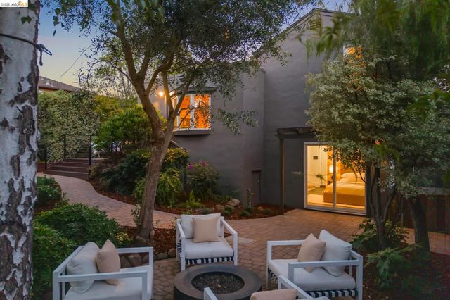 1849 Brentwood Rd, Oakland, CA 94602