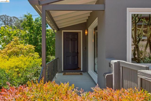 1849 Brentwood Rd, Oakland, CA 94602