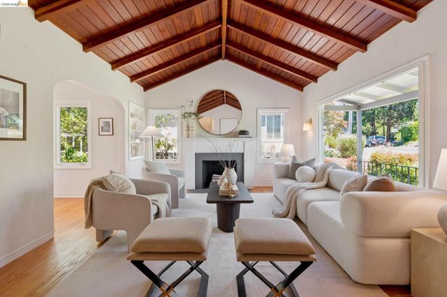 1849 Brentwood Rd, Oakland, CA 94602