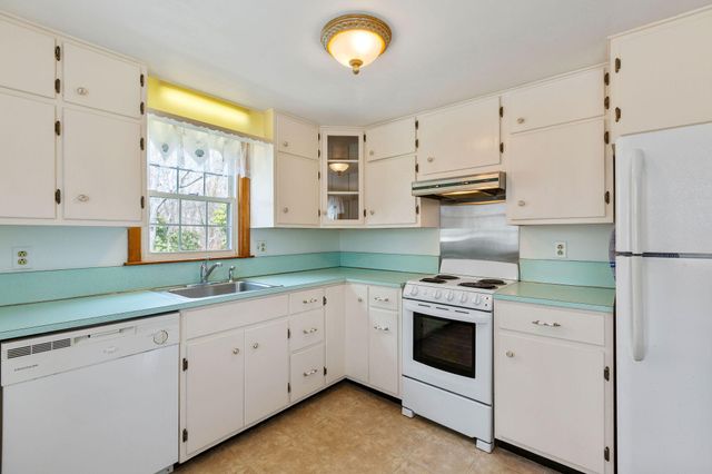 98 Sheep Pond Drive, Brewster, MA 02631