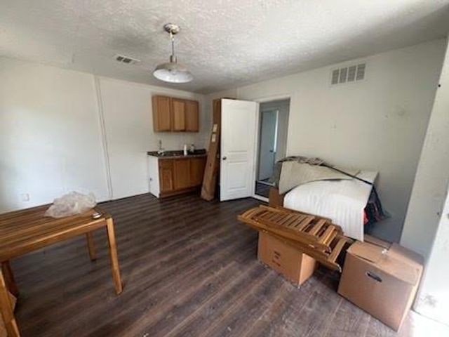 609 Firnat Street, Houston, TX 77022