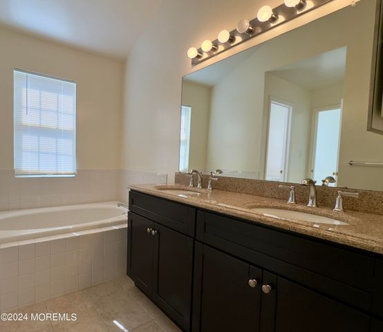 28 Alpine Road, 177, Holmdel, NJ 07733